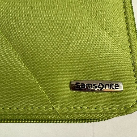 Samsonite Lime Green Quilted Wallet - Picture 2 of 6